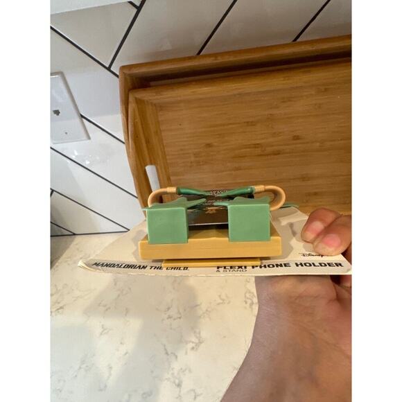 Star Wars Mandalorian Flexi Phone Holder and Stand smartphone mp3 players - Picture 5 of 6